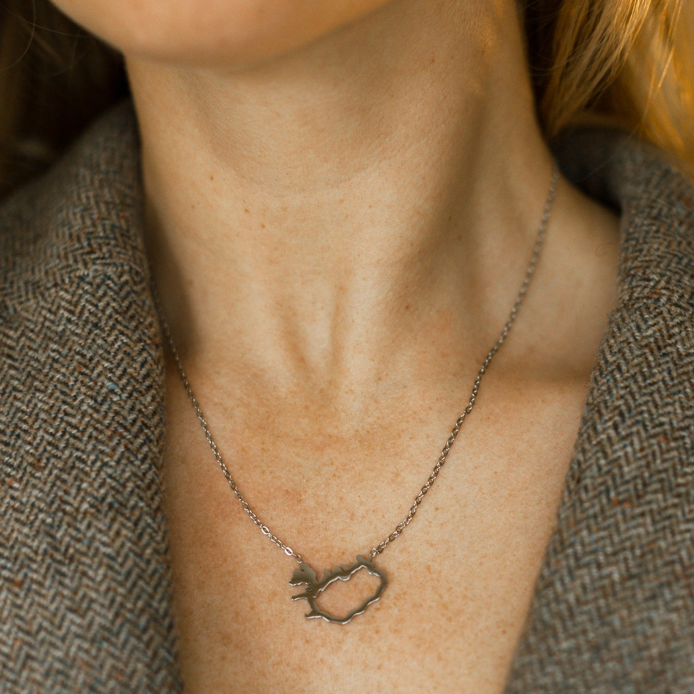 Ísland opið hálsmen