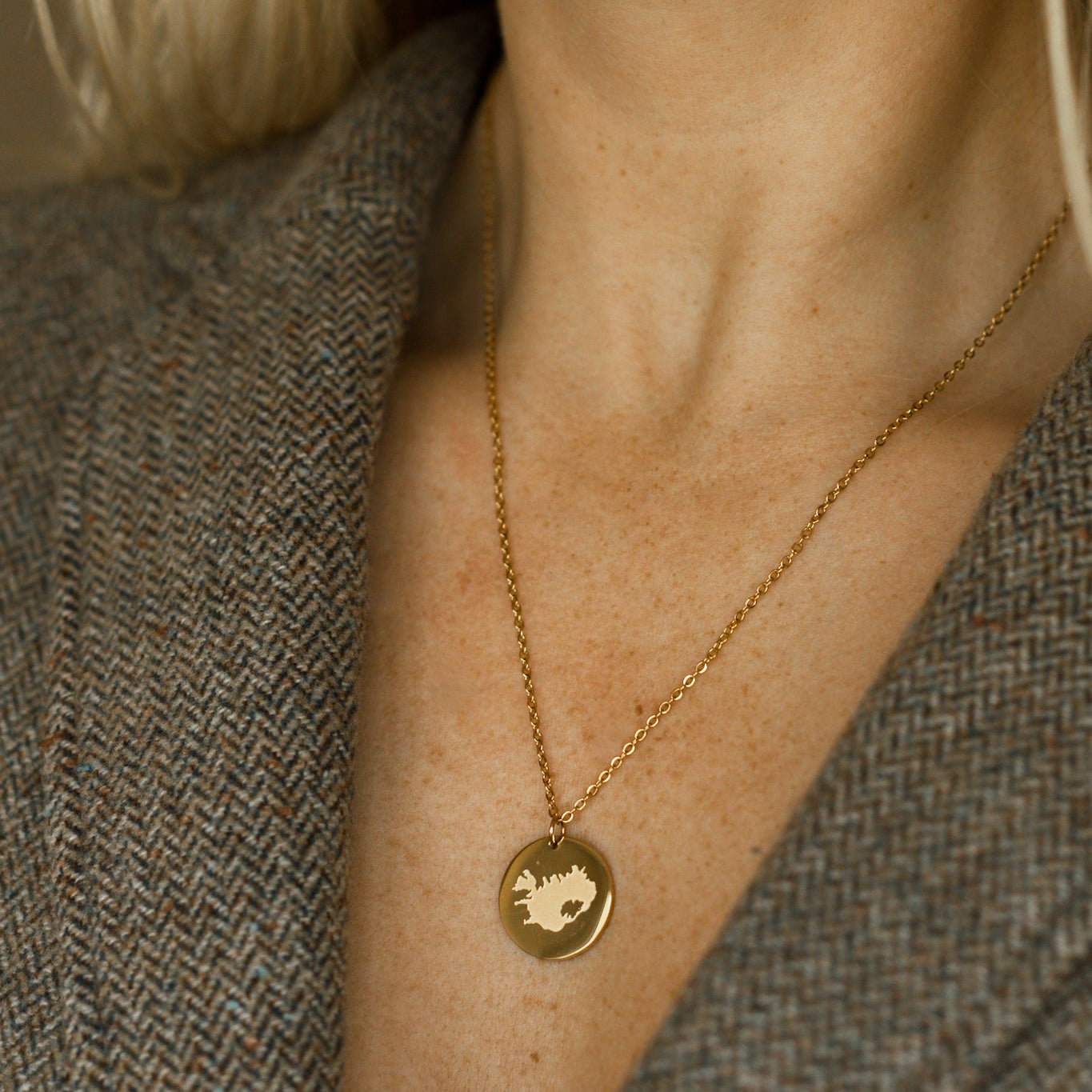 Ísland hálsmen með leturgreftri