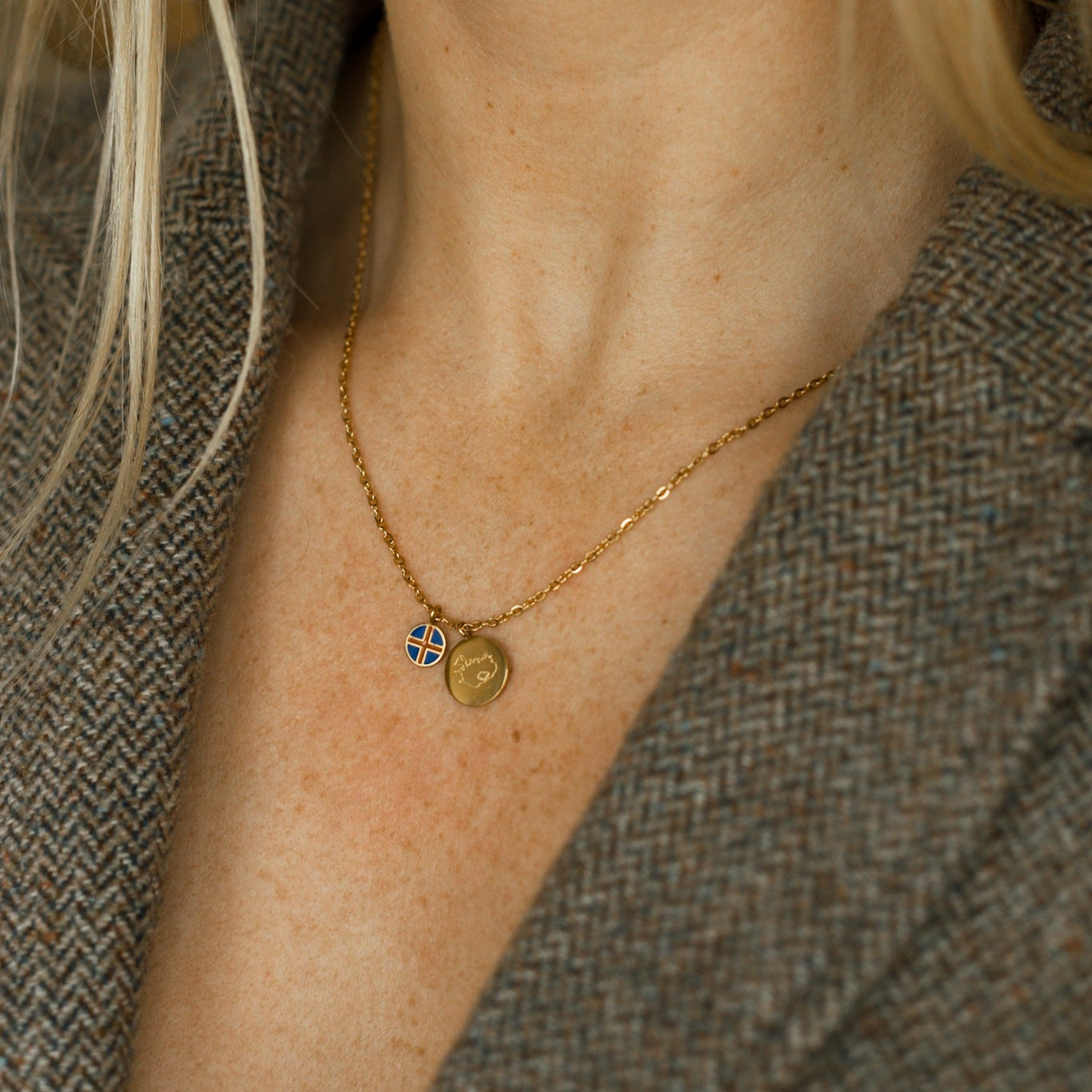 Ísland með fánahálsmen