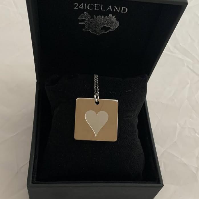 Tveggja hliða hálsmen