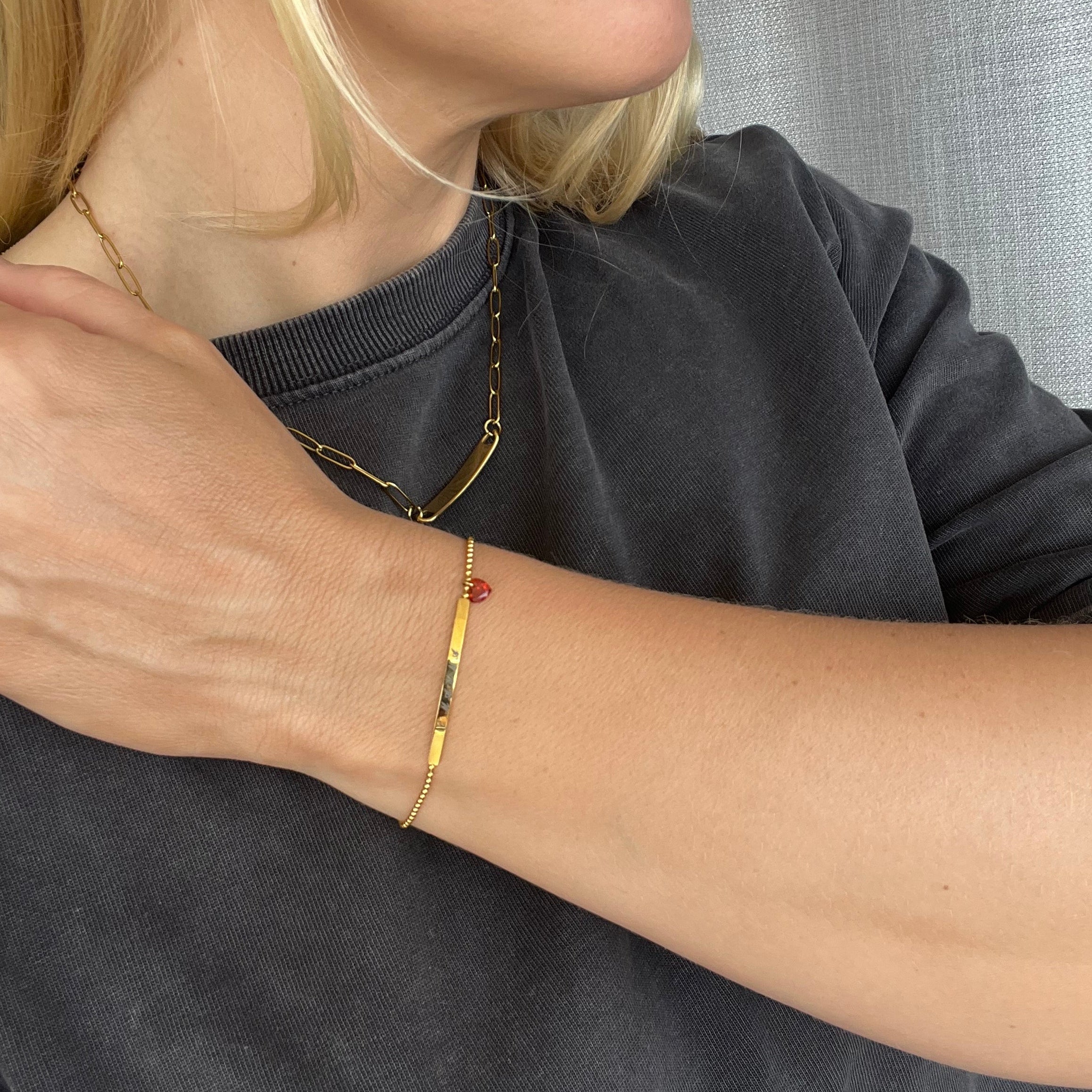 PersĂłnulegt fĂnt armband
