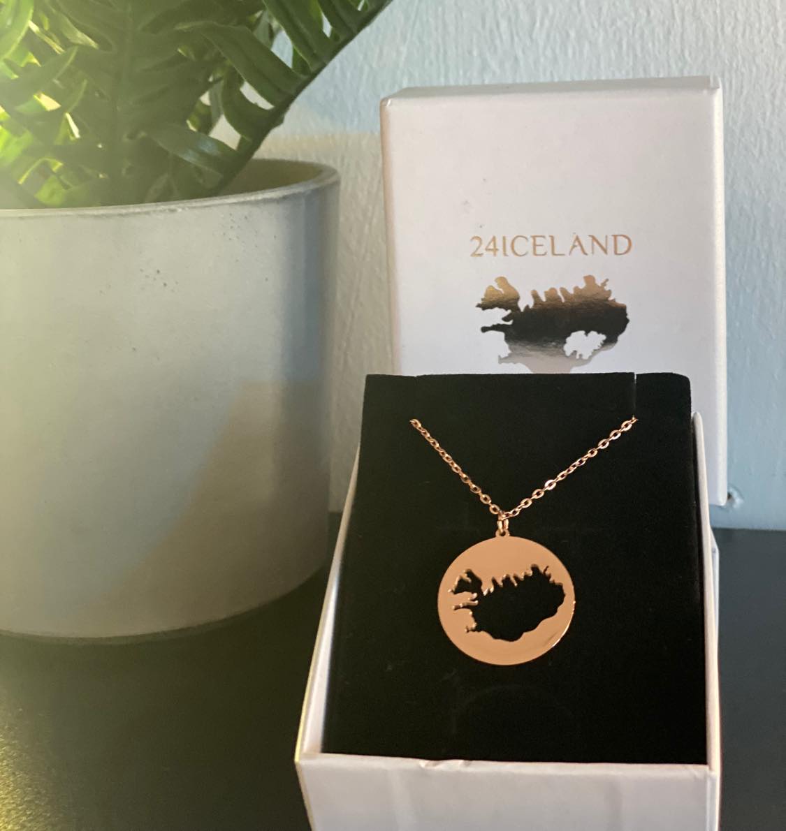 Round Iceland necklace
